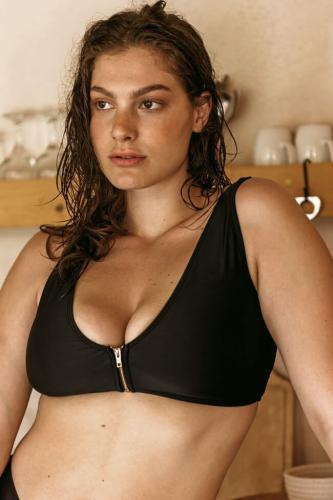 GIGI-Μαγιό Top με Κλείσιμο Φερμουάρ Plus Size - Μαύρο