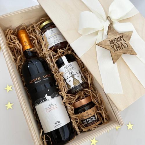 Christmas Gift Box with Aspros Lagos Wine