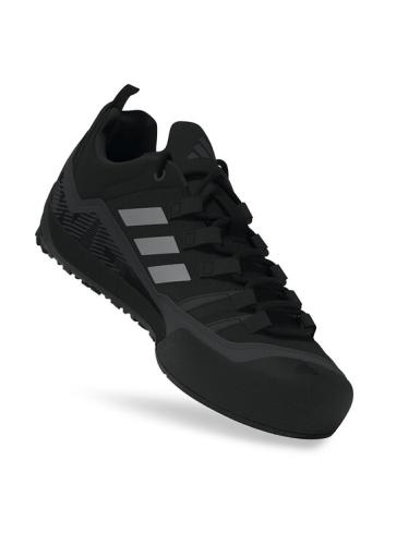 Παπούτσια πεζοπορίας adidas