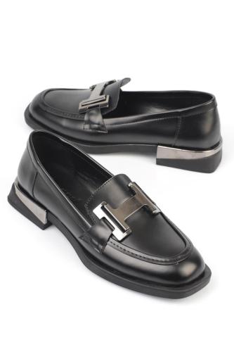 Capone Outfitters Capone Women's Chunky Toe Loafers with H Buckles