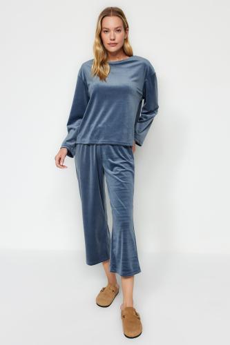 Trendyol Blue Soft Feeling Velvet Tshirt-Capri Knitted Pajamas Set