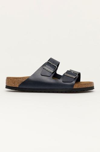 Δερμάτινες παντόφλες Birkenstock ανδρικές, χρώμα: ναυτικό μπλε